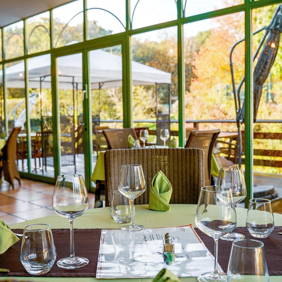 Auberge Du Manet Montigny-le-Bretonneux Exterior photo