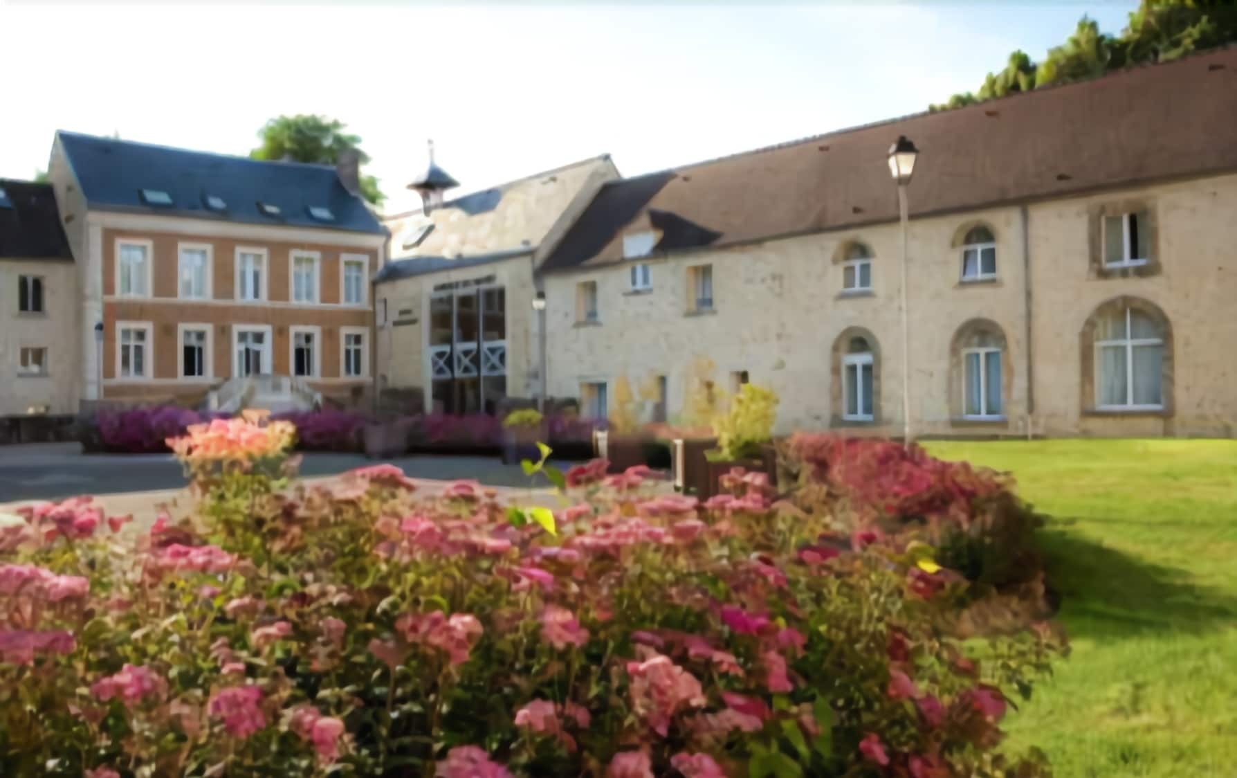 Auberge Du Manet Montigny-le-Bretonneux Exterior photo