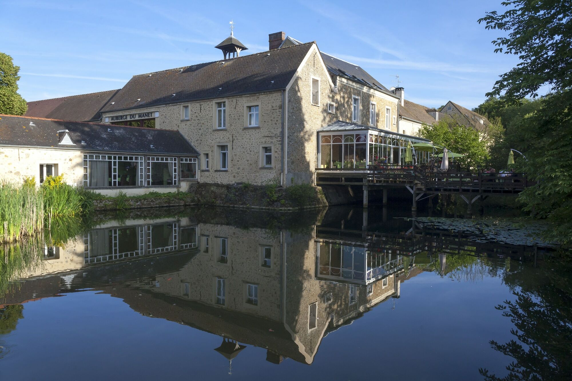 Auberge Du Manet Montigny-le-Bretonneux Exterior photo